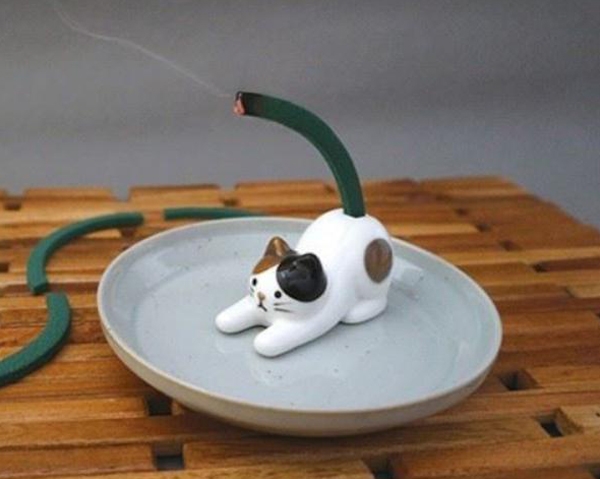 日本爆紅的性感貓尾巴蚊香座設(shè)計